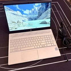 HP Pavilion 15.6” Laptop i5-8265U 8GB 256SSD Touchscreen B&O Audio