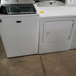 Maytag  Kenmore Large Capacity Washer And Dryer Set 