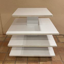 4TIER. DISPLAY FIXTURE. IN GOOD CONDITION!!