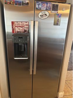 GE refrigerator side by side