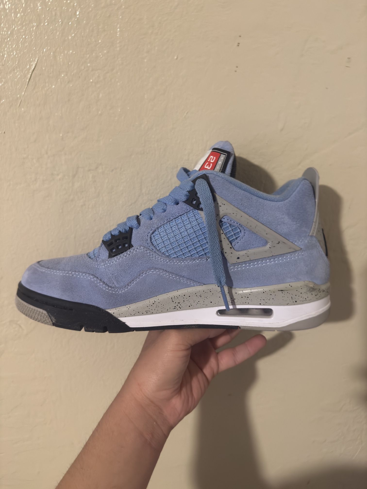 Jordan 4 University Blue