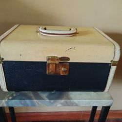 1950's Vintage Maximillian New York Train Case.  