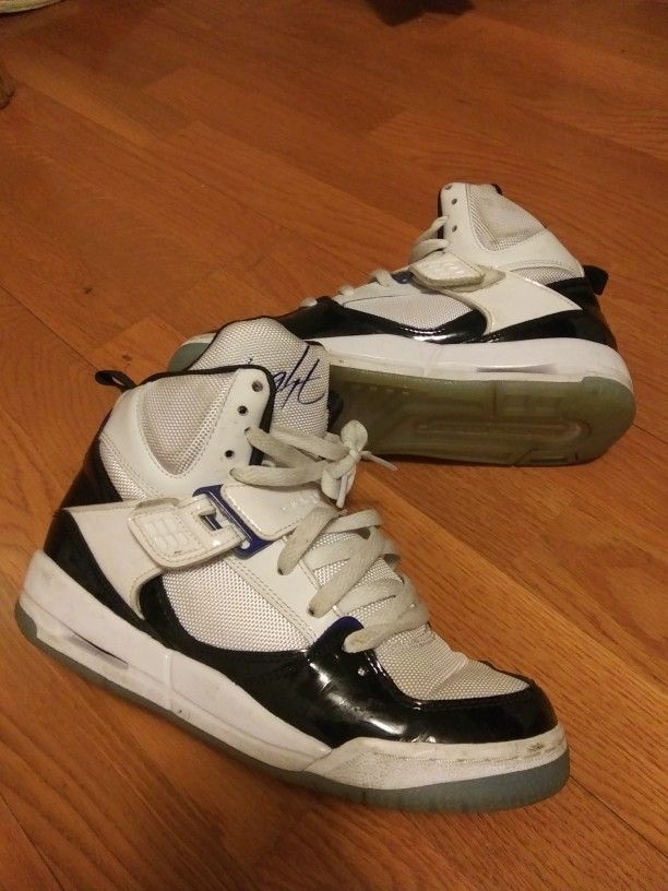 Jordan Sz5.5 Or 6 Used But Great Shape