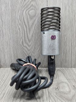 Aston Origin condenser microphone, made by Aston Microphones.