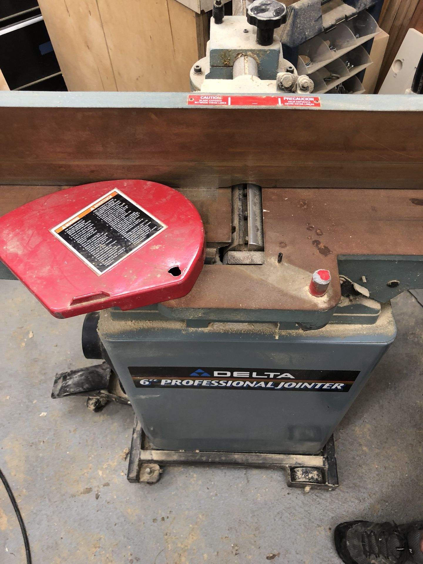Delta 6” Professional Jointer on mobile base