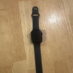 • “Apple Watch Series 7 (45mm) — Excellent Condition, Ready to Use!