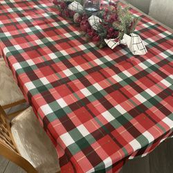 40X72 Table  (4) Chairs With Covers