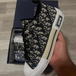 Dior Shoes