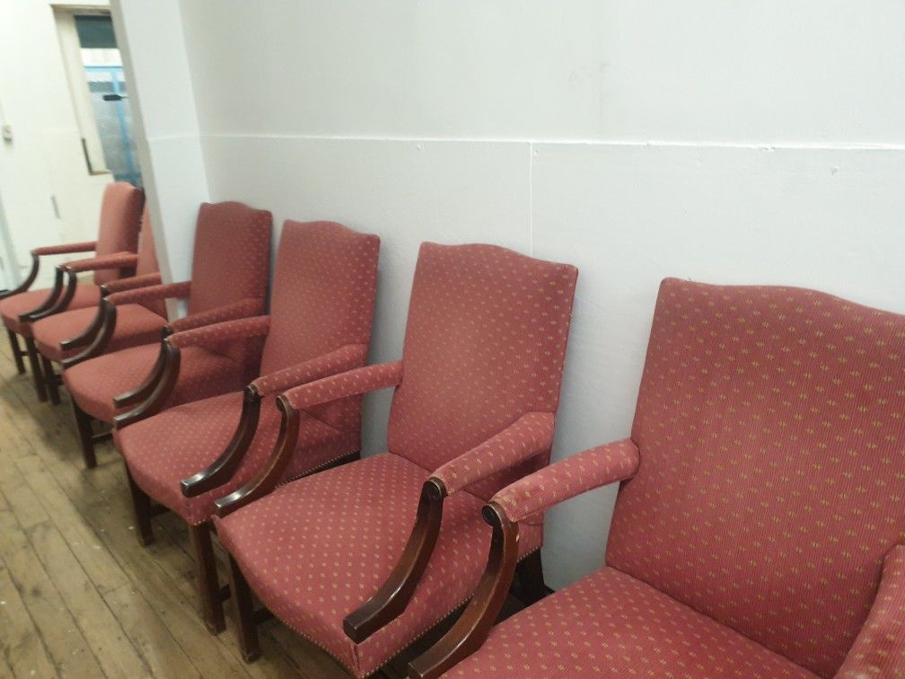 SET OF 14 CHAIRS WITH CUSHION AND QUALTIY (HOME17)