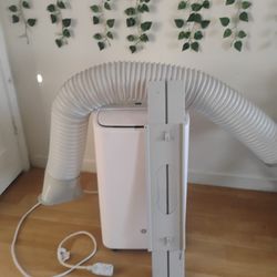 General Electric. Floor Air Conditioner/Fan
