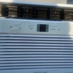 AC FRIGIDAIRE 8000 BTU