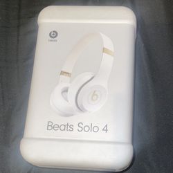 Beats Solo 4