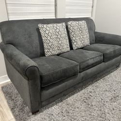 Pullout Couch with Queen-Size Inflatable Mattress