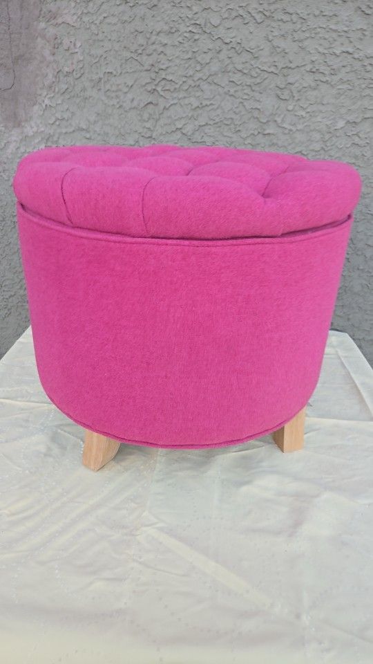 IPink ottoman