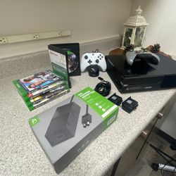 X BOX ONE 2013 CONSOLE 8TH GENERATION