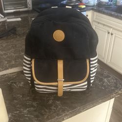 Teen Girl’s Backpack- Black And white