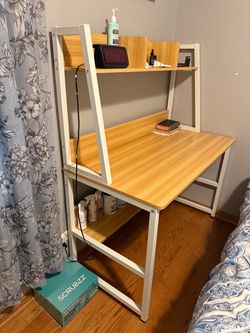 Computer desk