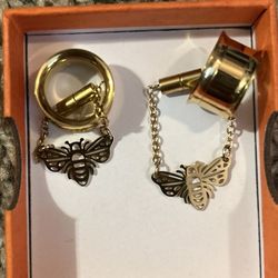 Size 5/8 Gold Gauges With Removal Bees Unused