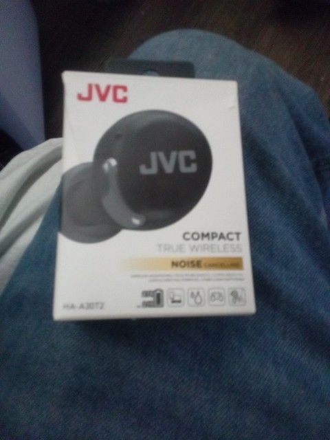JVC COMPACT TRUE WIRELESS