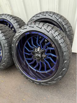NEW 22x12 wheels wrapped in 305/40r22 rbp tires