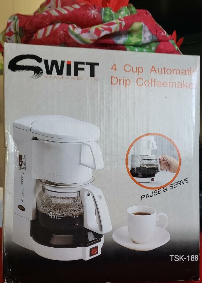 BRAND NEW COFFEE MAKER -- NEVER USED