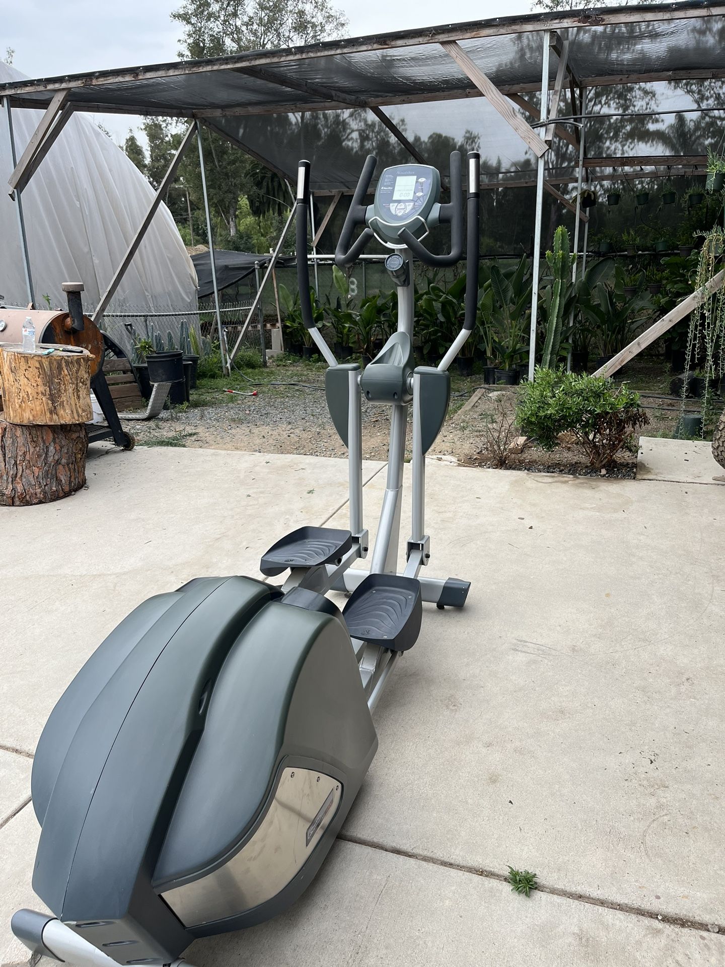 Elliptical Cross Nautilus Reputable Nautilus 2000 Elliptical Nautilus - Main Image