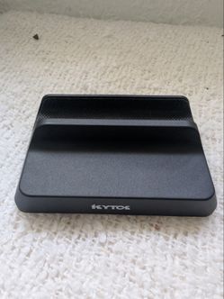 Handheld console stand