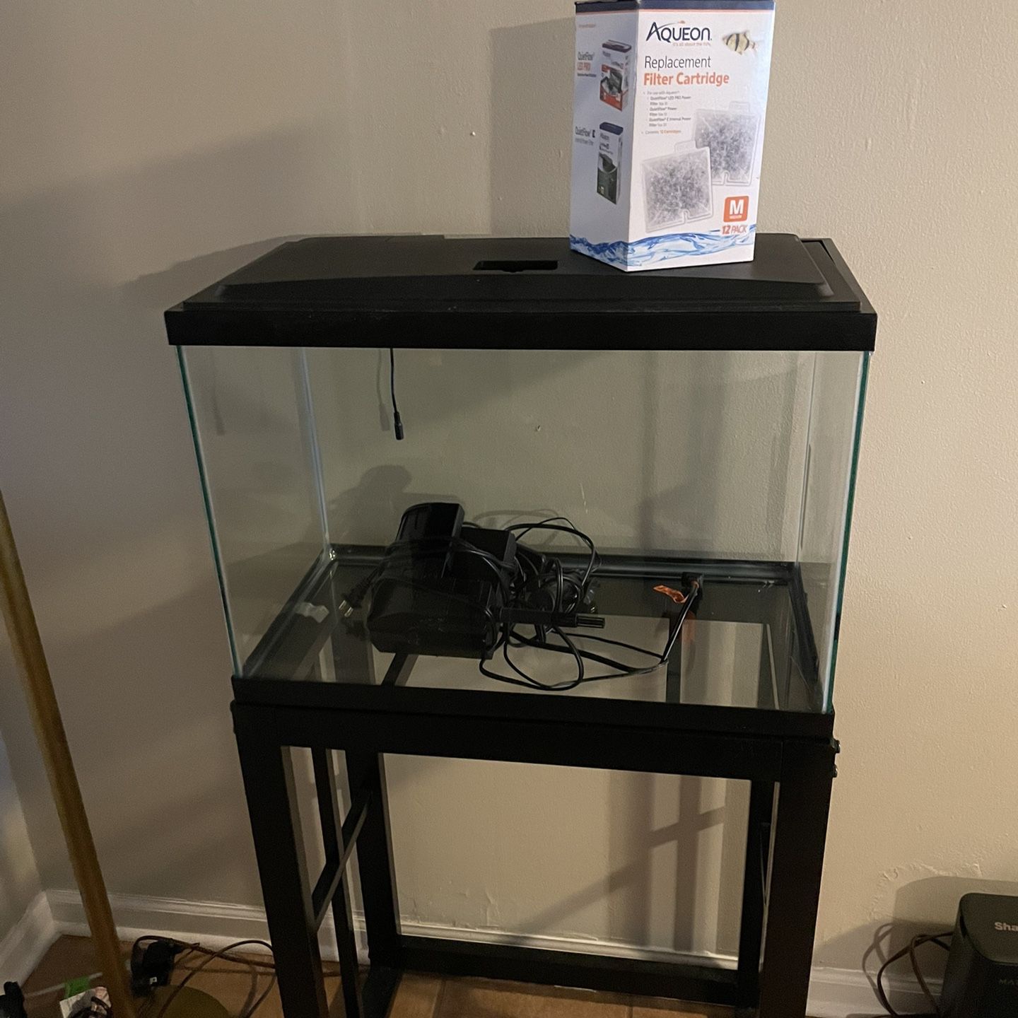 20 Gal Fish Tank With Accessories 