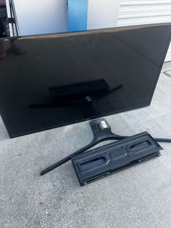 Samsung 40” Smart LED TV – Remote, Stand & Wall Mount Included