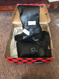 Brand new in box girl boots size 5