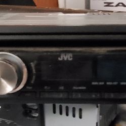 JVC KD-R530

CD receiver

(Free Bluetooth Adapter)