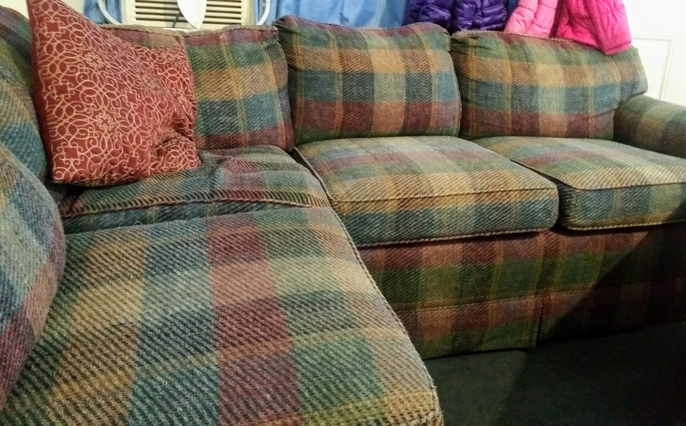 Sectional sofa with pull out bed