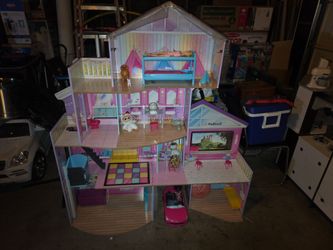 Kidcraft barbie house $60  great condition