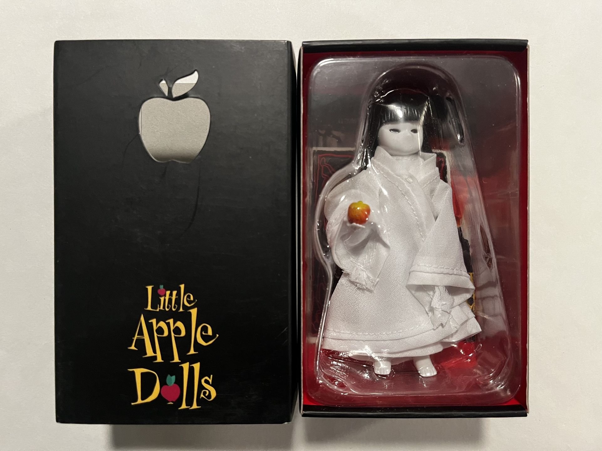 2006 SDCC Little Apple Dolls - Sine