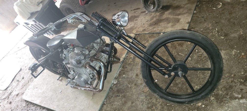 Photo CUSTOM CHOPPER