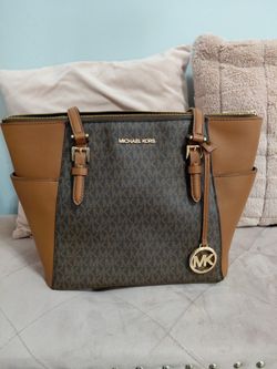 Micheal Kors Purse