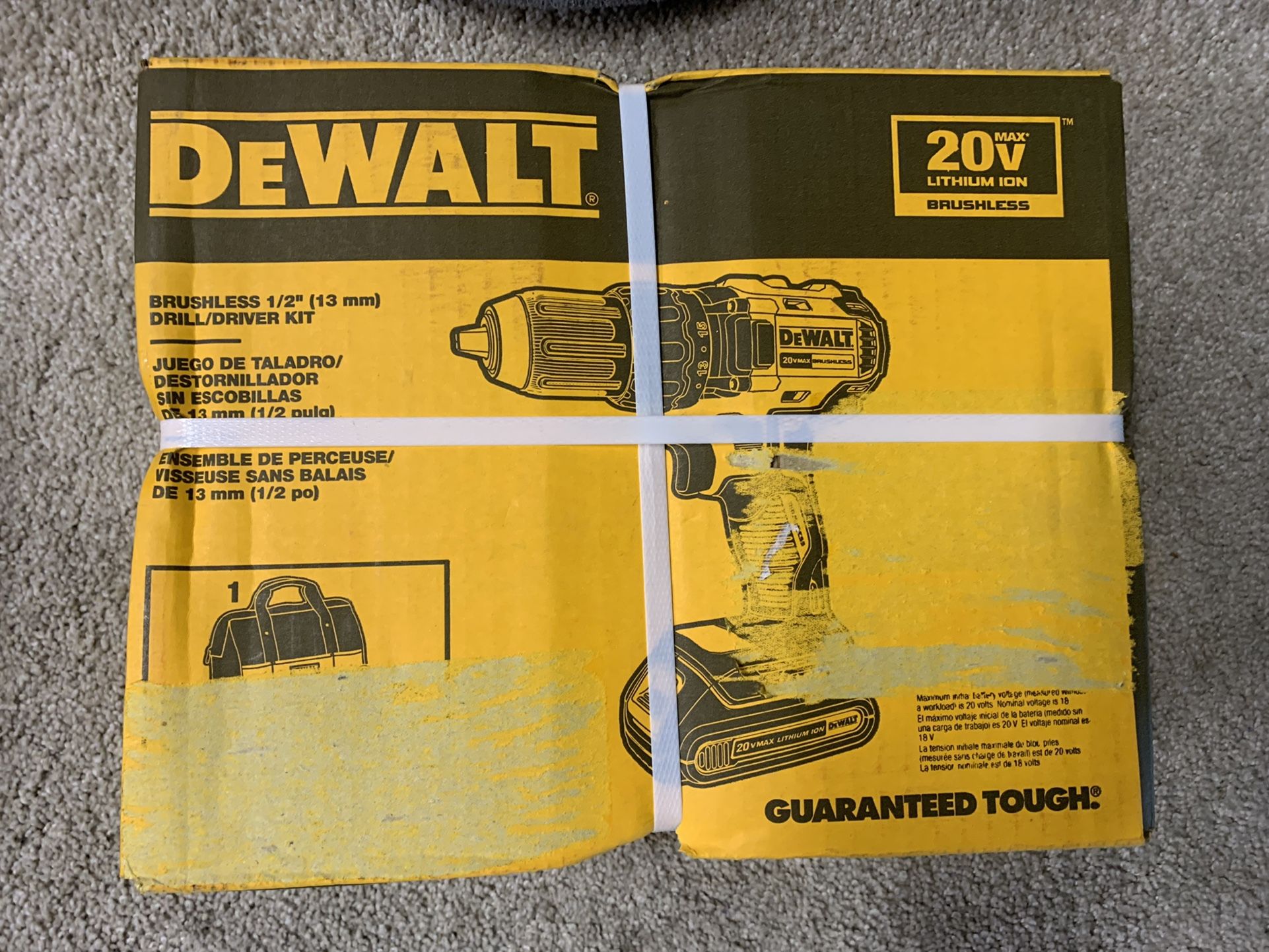 DEWALT 20V MAX* Cordless Drill / Driver Kit, Compact, Brushless (DCD777C2)