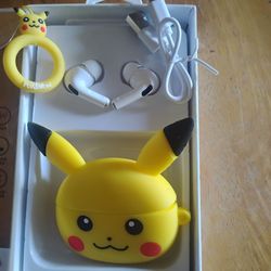 Pikachu Pokémon Wireless Earbuds with Charging Case