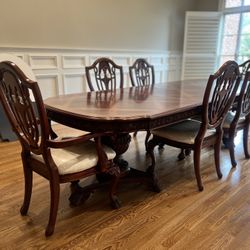 Havertys Universal Signature Dining Set And China Cabinet 