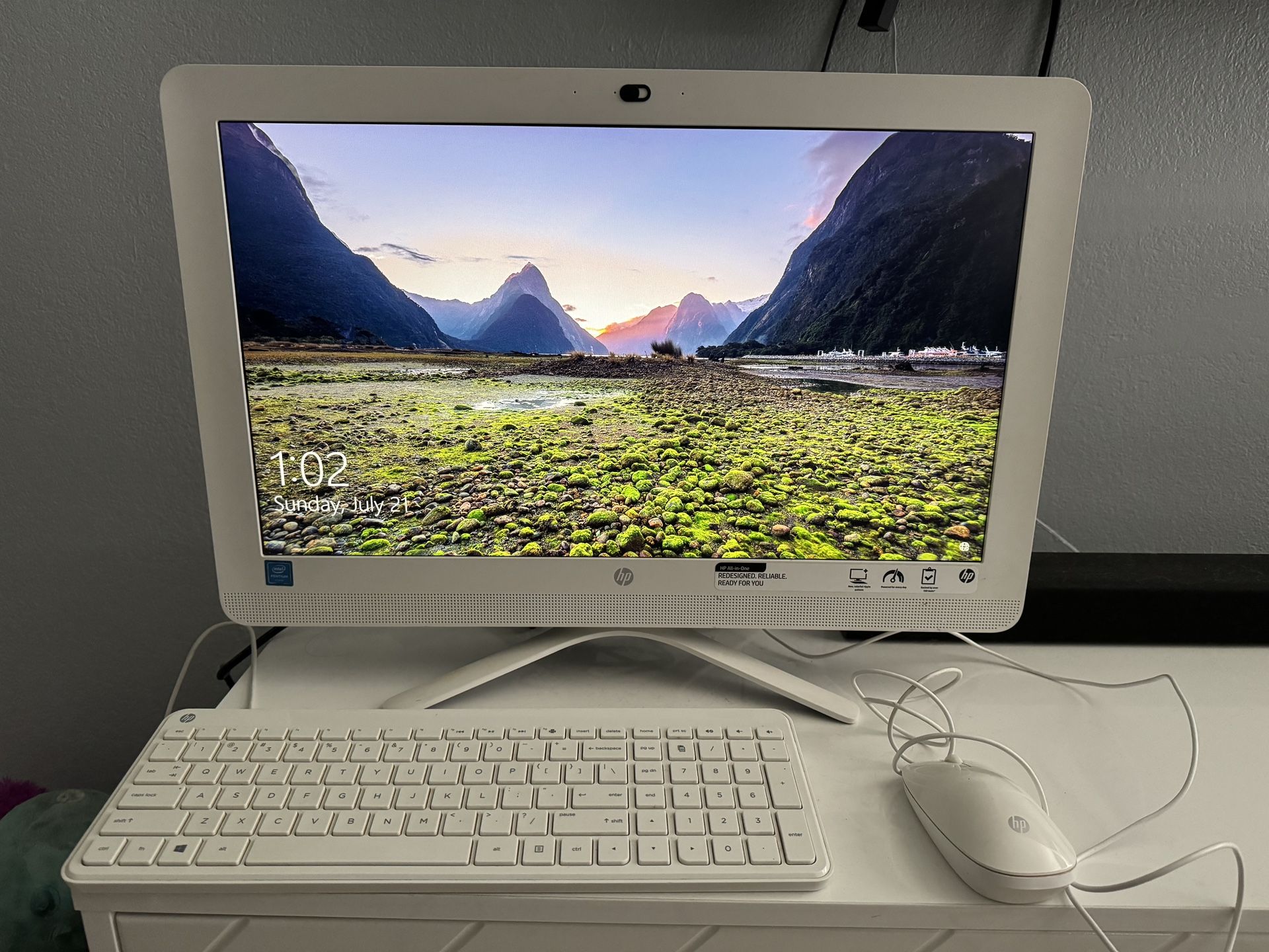 ALL IN ONE DESKTOP COMPUTER