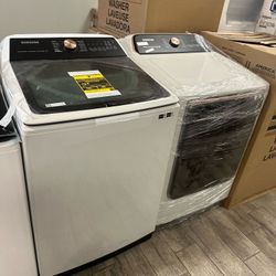 Samsung washer and dryer set gas dryer new with 1 year warranty
