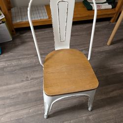 Set of 2 Distressed Dinning Chairs