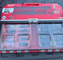 Milwaukee SHOCKWAVE Impact-Duty 3/8 in. Drive Metric and SAE Deep Well Impact PACKOUT Socket Set (36-Piece)