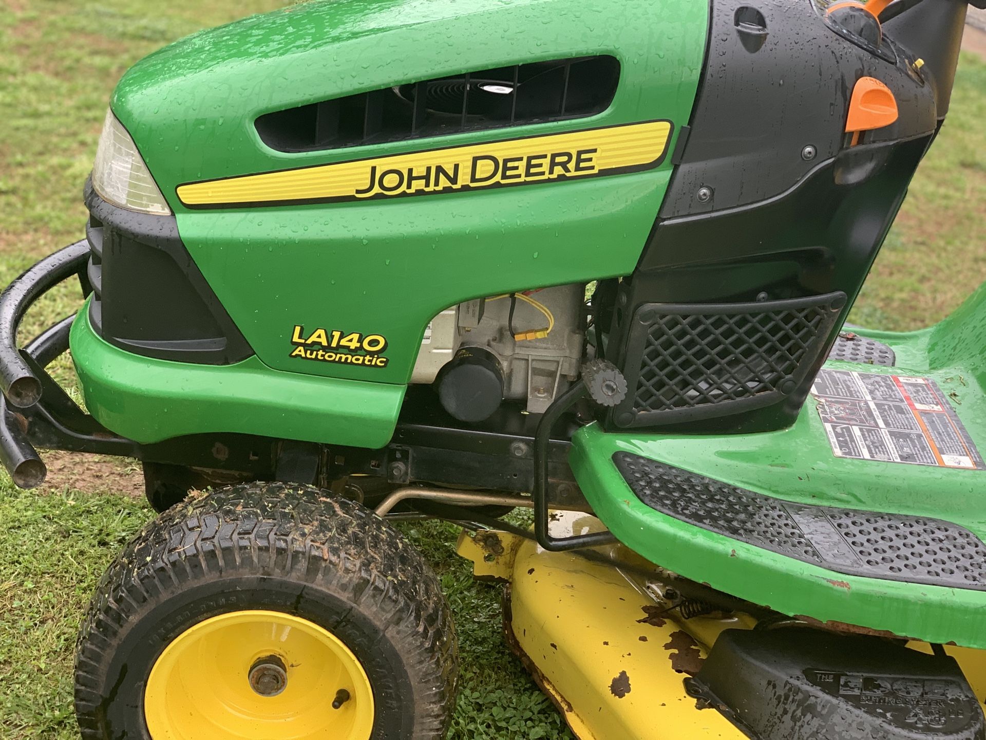 John Deere la140 riding lawn mower for Sale in Snellville, GA OfferUp