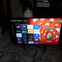 SHARP Roku Smart TV 32" Inch Remote control Includes 
