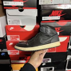 Jordan 1 Mid Black/Grey size 9 USED 