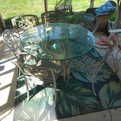 Glass Top Out Side Table With 6 Chairs 