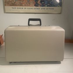 Perfectly Working Singer Graflex 16 Movie Projector With A Free Nonworking  Vintage Bell&Howell Filmosound 285 16mm Film Projector