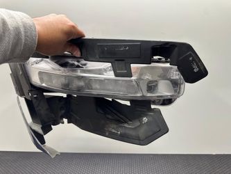 2019-2024 Chevrolet Camaro headlamp assembly driver/left side