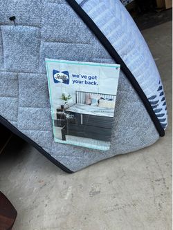 Mattress king size foam memory 1f clean free smoking no stains